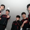 战胜TT后 JDG辅助Vampire晒队友合照：下场继续加油