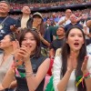 章泽天戴300万腕表看欧冠决赛，穿4万的香奈儿马甲，这是真老钱风